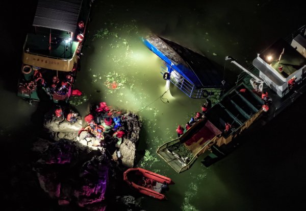 巨人配资 贵州黔西市游船倾覆事故致9人死亡、1人失联