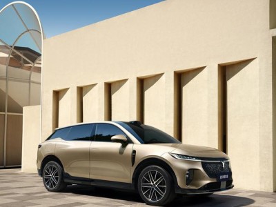 金赢中心 全新岚图知音SUV官图公布：华为乾崑智驾、鸿蒙座舱，8月底上市