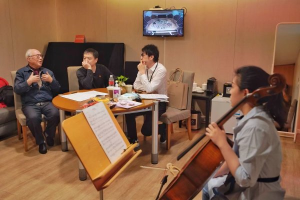 钱盈配 上海文艺舞台创作巡礼 | 烽火映初心 弦歌敬山河